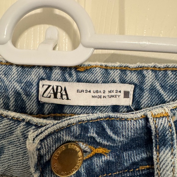 Zara High Rise Jeans - Picture 3 of 3